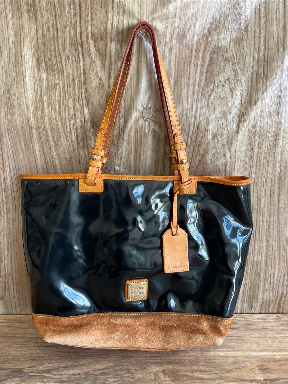 Dooney & Bourke Black Patent Tote with Tan Trim and Suede Base red interior